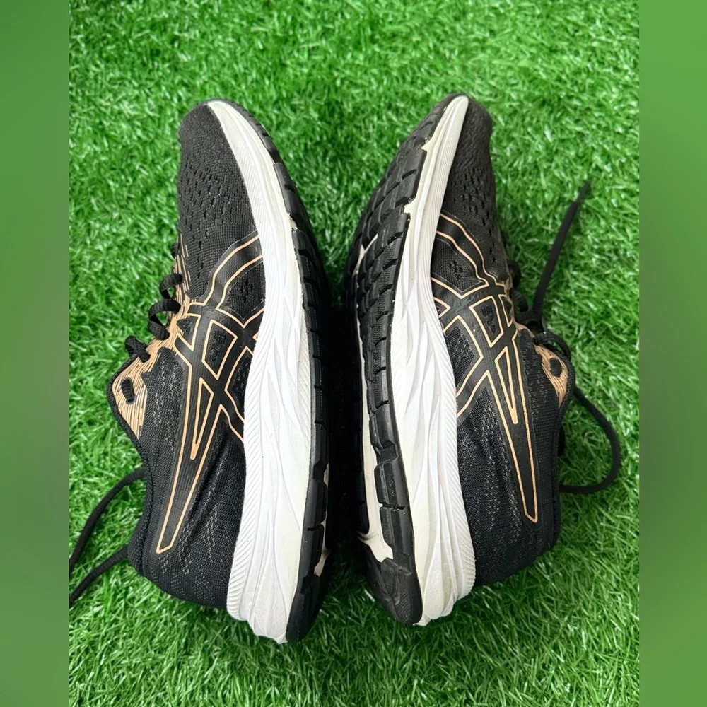 ASICS Women’s Black Running Shoes Size‎ 7